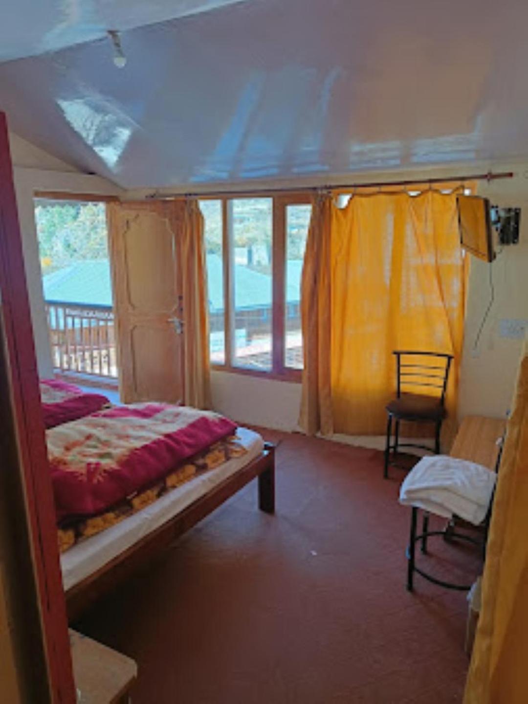 Отель Renu Paradise , Ayodhya Экстерьер фото